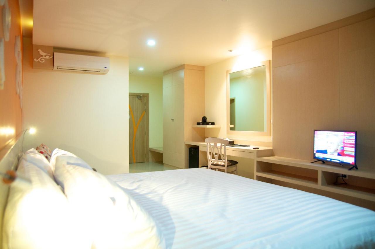Jolly Suites&Spa Petkasem Ban Nong Khaem  Exterior photo