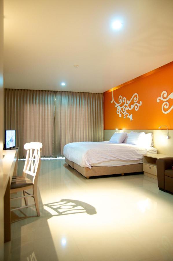 Jolly Suites&Spa Petkasem Ban Nong Khaem  Exterior photo